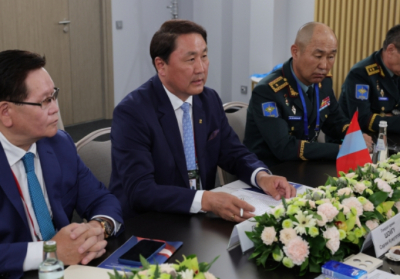 Курс на укрепление взаимодействия: Сергей Шойгу провел встречу с министром обороны Монголии